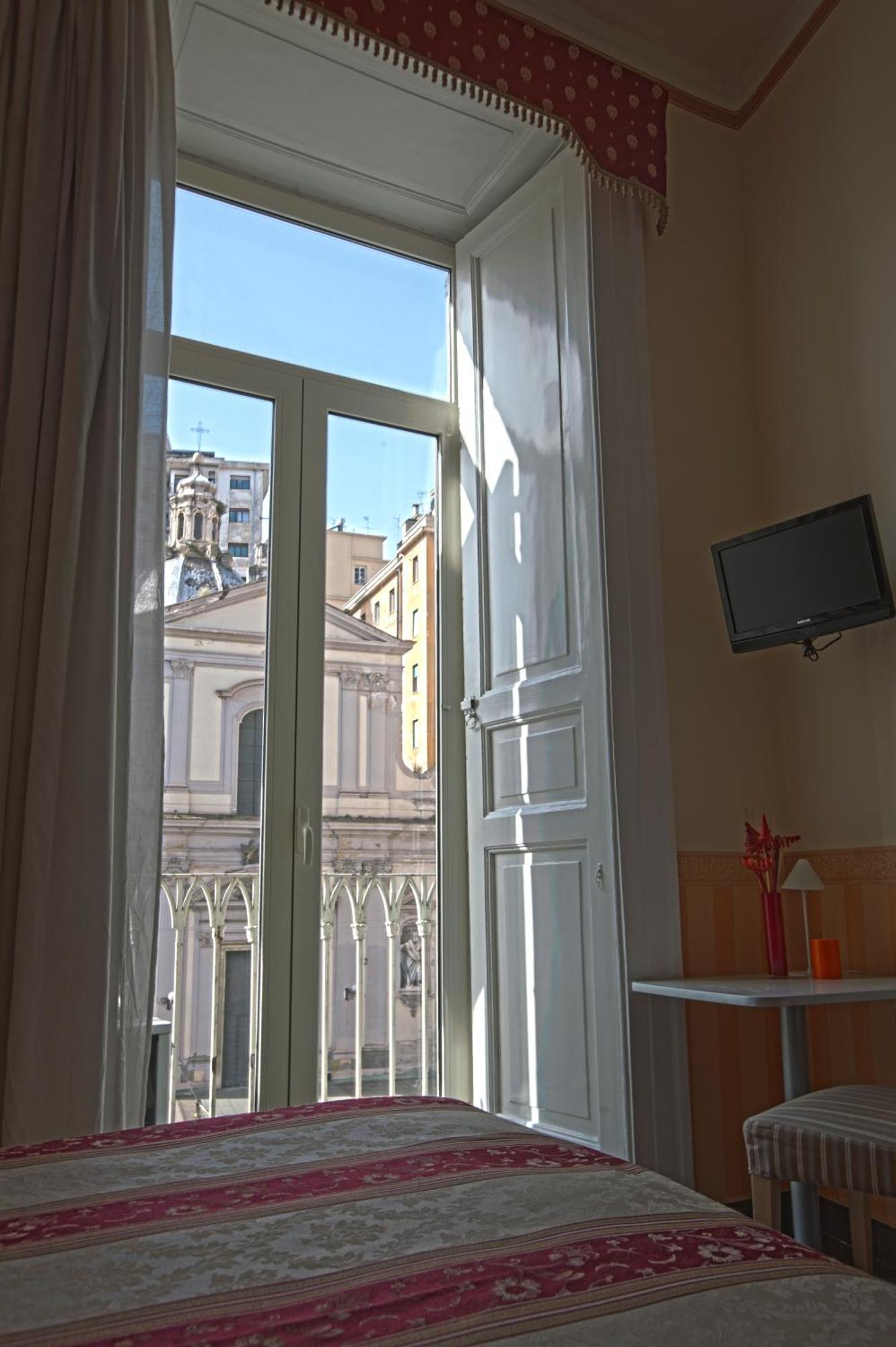 B&B MediNapoli Ruang foto
